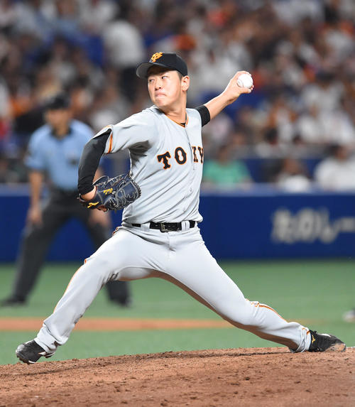 中日対巨人　6回裏、巨人3番手で登板する中川（撮影・森本幸一）
