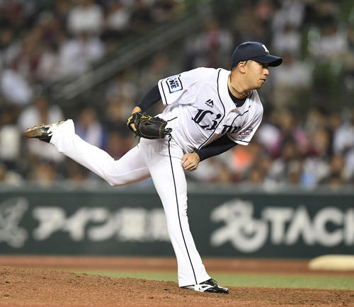 西武対楽天　5回表途中から登板した西武野田（撮影・鈴木みどり）