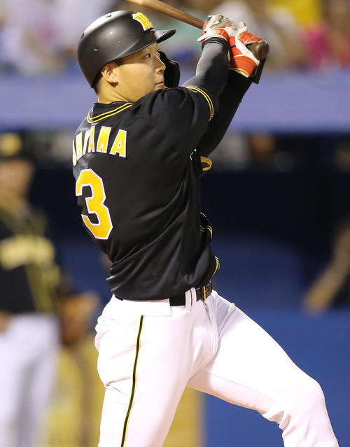ヤクルト対阪神　8回表阪神2死二塁、適時二塁打を放つ大山悠輔（撮影・河野匠）