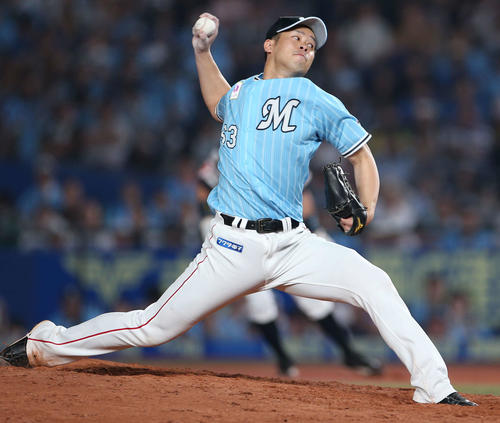 ロッテ対ソフトバンク　7勝目を挙げたロッテ種市（撮影・中島郁夫）