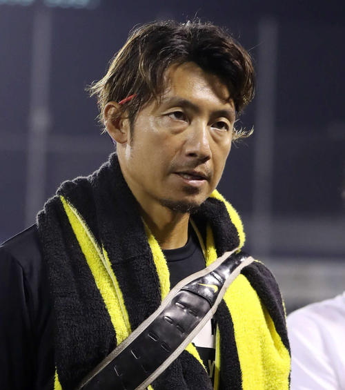 ヤクルト対阪神　厳しい表情で引き揚げる鳥谷（撮影・前田充）