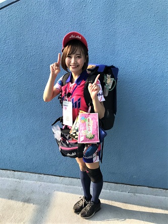 ZOZOマリンの売り子ななさん（球団提供）