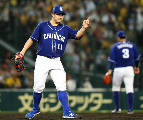 阪神対中日　5回裏阪神無死、小笠原は俊介を二ゴロに仕留める（撮影・上山淳一）
