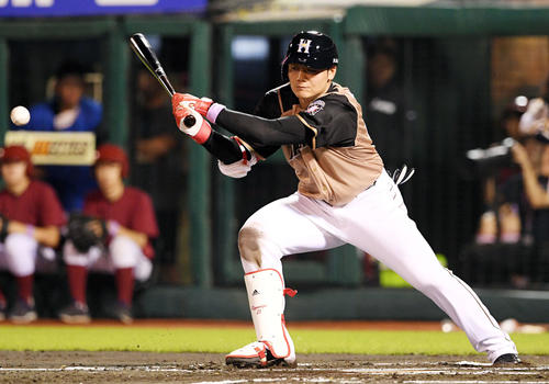 楽天対日本ハム　6回表日本ハム無死一、三塁、清宮は適時内野安打を放つ（撮影・滝沢徹郎）