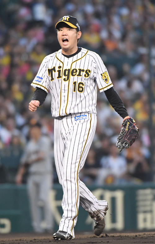 1回表巨人2死二塁、岡本和真を三振に仕留め雄叫びを上げる西勇輝（撮影・奥田泰也）