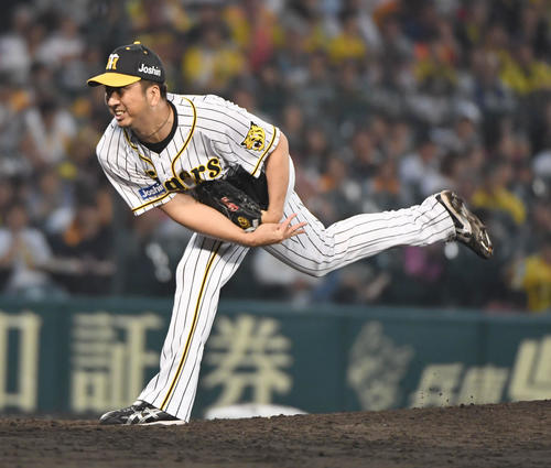 阪神対巨人　9回から登板した藤川（撮影・奥田泰也）