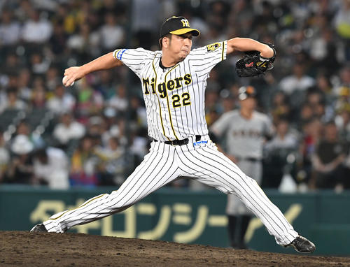 阪神対巨人　11セーブ目を挙げた阪神藤川（撮影・山崎安昭）