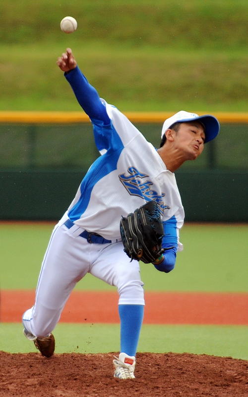 東北学院大対東北工大　東北学院大・佐藤尽は7回を7安打5失点（自責1）でリーグデビュー戦を白星で飾る
