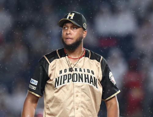 ロッテ対日本ハム　6回途中降板するロドリゲス（撮影・黒川智章）