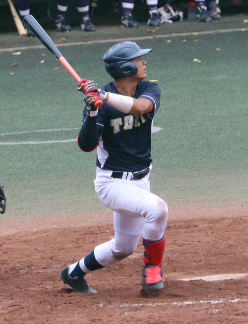 東洋大対明大　練習試合。東洋大・佐藤は2打数1安打1四球だった（撮影・古川真弥）