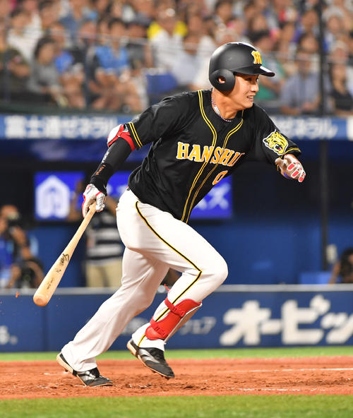 DeNA対阪神　3回表阪神2死二、三塁、木浪は右前に2点適時打を放つ（撮影・柴田隆二）