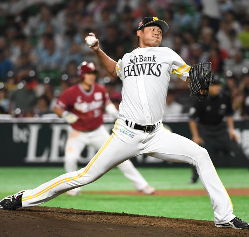 ソフトバンク対楽天　5回途中から登板した椎野（撮影・今浪浩三）