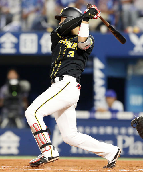 DeNA対阪神　7回表阪神1死一、三塁、大山悠輔は右前適時打を放つ（撮影・加藤哉）