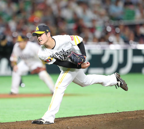 ソフトバンク対楽天　3番手として登板した甲斐野央（撮影・梅根麻紀）