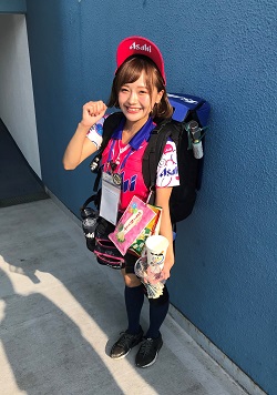 ZOZOマリンの売り子ななさん（球団提供）