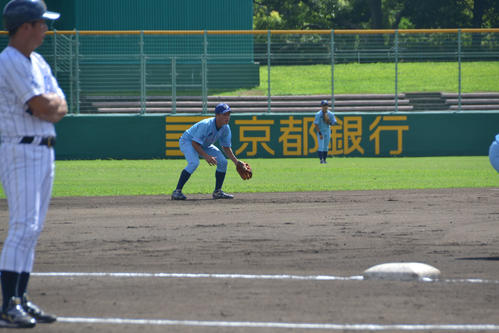 今秋ドラフト候補の大阪ガス小深田（中央）（撮影・望月千草）