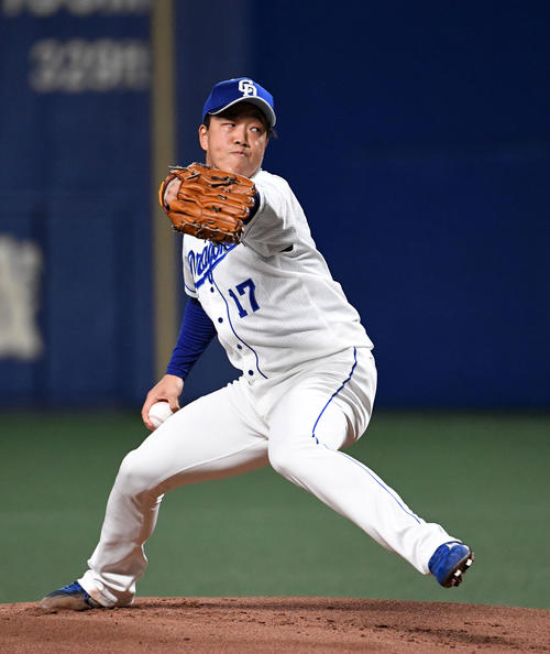 中日先発の柳（撮影・前岡正明）