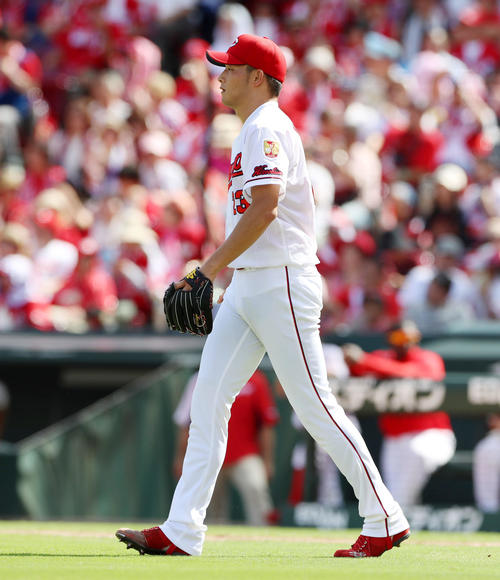 2回表阪神2死一、二塁、薮田は木浪に右越え適時打を打たれ失点する（撮影・加藤哉）