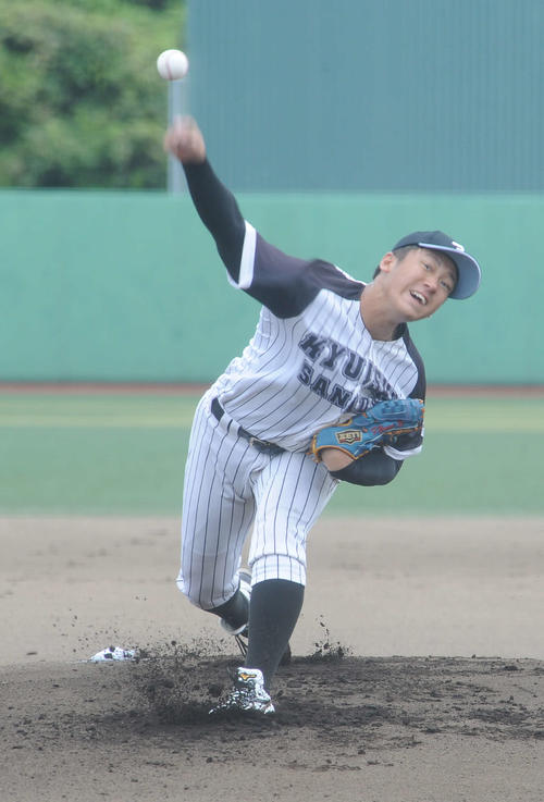 福工大対九産大　九産大先発の福森（撮影・浦田由紀夫）