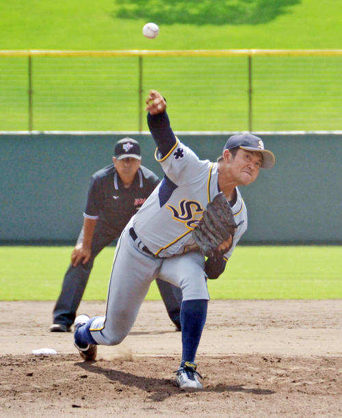 8回からリリーフした今秋ドラフト候補の西濃運輸・小久保（撮影・望月千草）