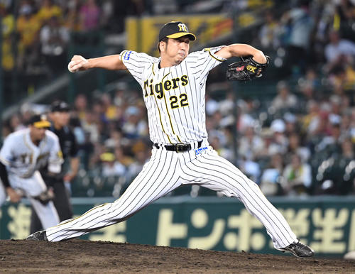 阪神対ヤクルト　9回から登板した藤川球児（撮影・奥田泰也）