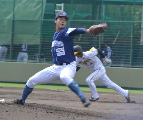 阪神との試合で先発した徳島インディゴソックス・上間（撮影・望月千草）
