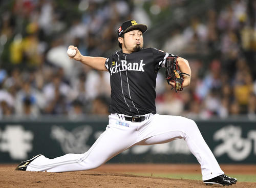 西武対ソフトバンク　9回裏から2番手で登板したソフトバンク森（撮影・鈴木みどり）