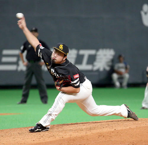 日本ハム対ソフトバンク　9回から登板するソフトバンク森（撮影・佐藤翔太）