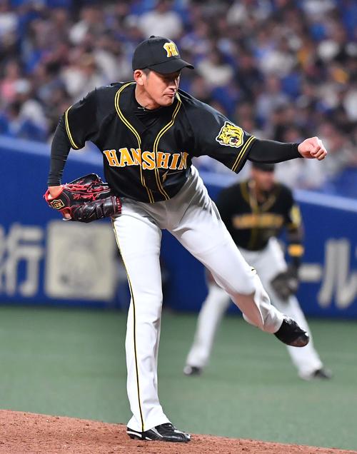 中日対阪神　阪神3番手で登板する能見篤史（撮影・上田博志）
