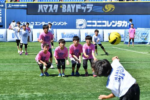 DeNAが横浜スタジアムで初開催したドッジボールイベント「ハマスタBAYドッジ2019」に参加した子どもたち