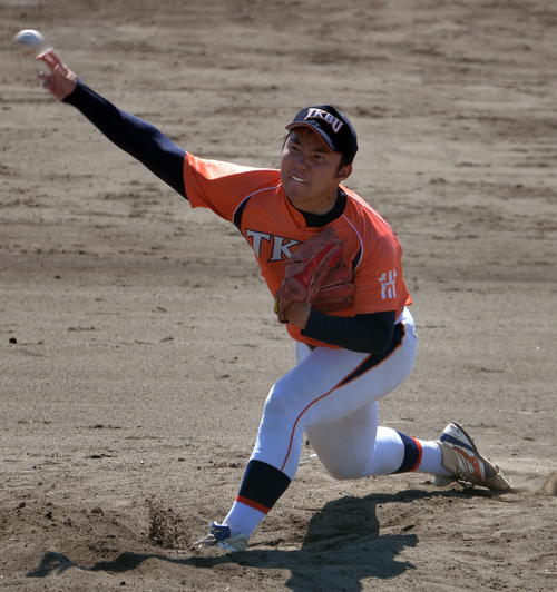 力投する東北公益文科大・新山