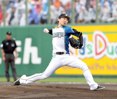 日本ハム対ソフトバンク　日本ハム先発の金子（撮影・佐藤翔太）