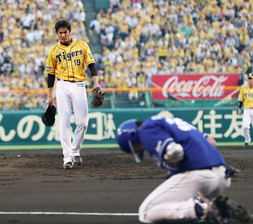 8月1日中日戦、木下拓に死球を与え、帽子を取って謝る藤浪