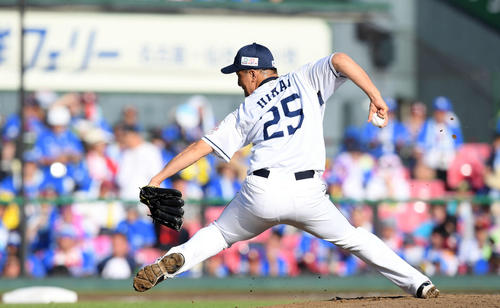 8回途中からマウンドに上がった西武平井克典（2019年9月8日）
