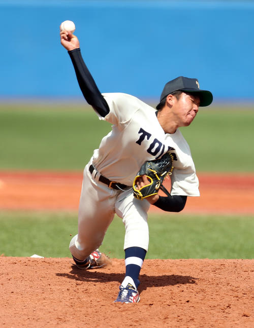 東洋大対亜大　先発の東洋大・村上（撮影・大野祥一）