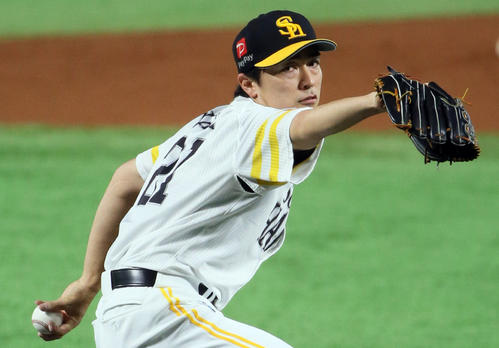 楽天打線を相手に力投する和田毅（2019年7月3日）
