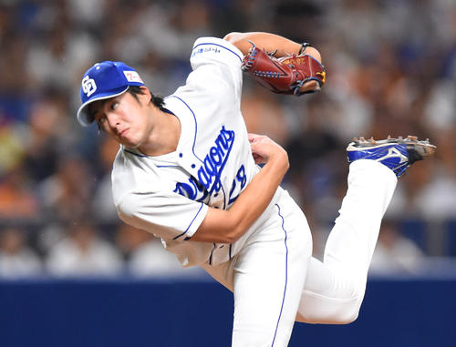 中日対巨人　1回表、登板する中日先発の梅津晃大（撮影・森本幸一）