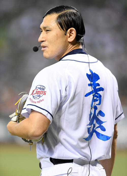 西武オリックス　西武の応援に駆けつけたオードリー春日俊彰（撮影・たえ見朱実）
