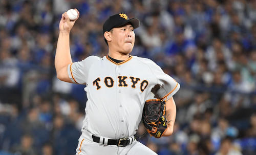 DeNA対巨人　力投する巨人先発の山口（撮影・山崎安昭）
