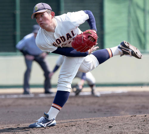 阪神を相手に5回無失点と好投した大商大・大西広樹（2019年3月15日）