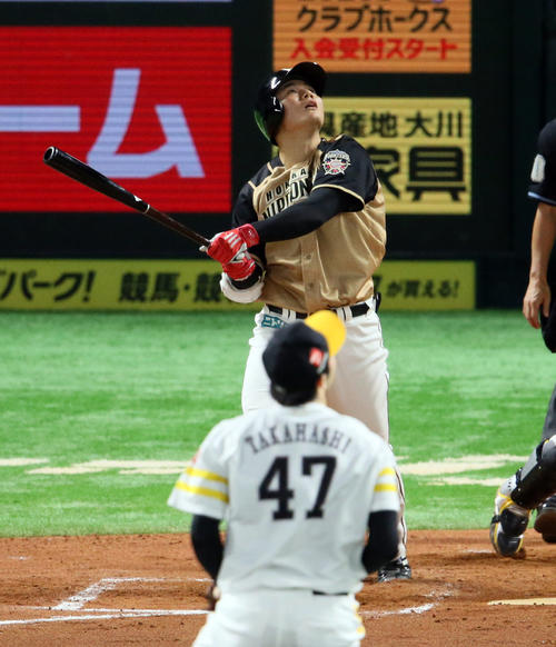 ソフトバンク対日本ハム　7回表日本ハム2死一塁、清宮は三邪飛に倒れる。投手高橋純（撮影・栗木一考）