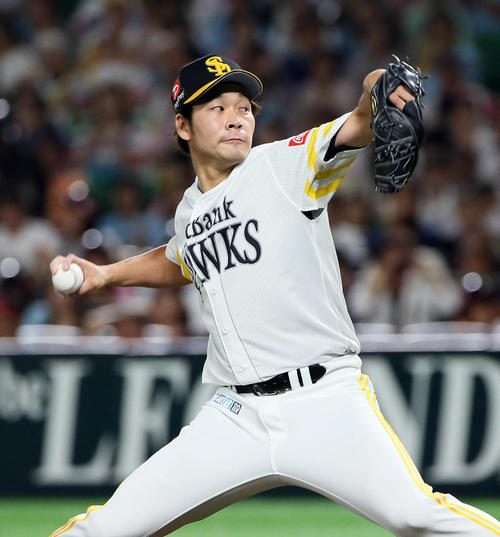 ソフトバンク対日本ハム　3番手で登板する武田（撮影・栗木一考）