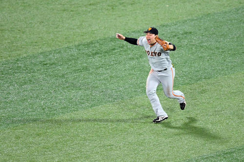 DeNA対巨人　5年ぶりのリーグ優勝を飾り喜ぶ巨人丸（撮影・たえ見朱実）