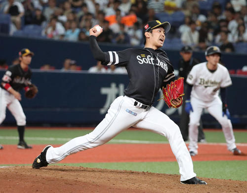 9回に登板して力投する石川柊太（撮影・白石智彦）