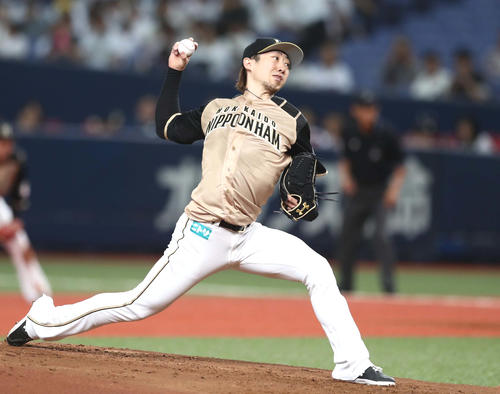 オリックス対日本ハム　日本ハム先発の金子（撮影・黒川智章）
