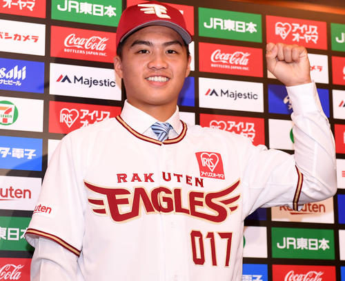育成契約で楽天への入団が決まった王彦程（撮影・横山健太）
