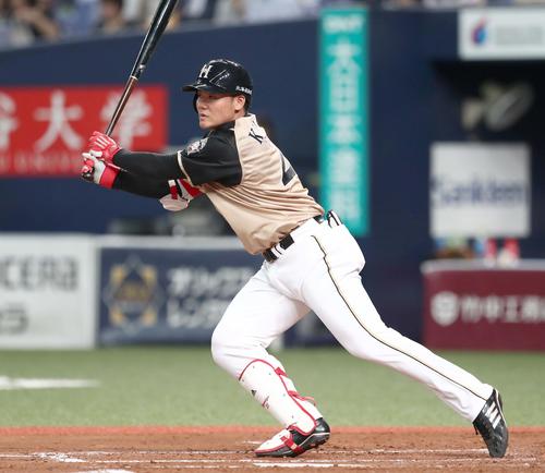 オリックス対日本ハム　3回表日本ハム2死一、二塁、左中間に2点適時三塁打を放つ清宮（撮影・黒川智章）