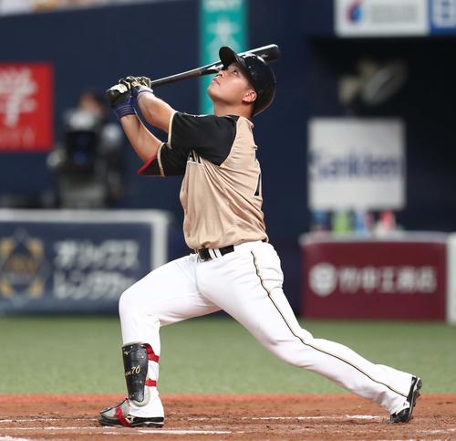 オリックス対日本ハム　8回表日本ハム2死一、二塁、三邪飛に終わる今井（撮影・黒川智章）