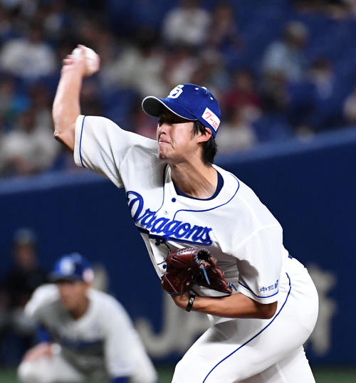 中日対ヤクルト　中日先発の梅津（撮影・前岡正明）