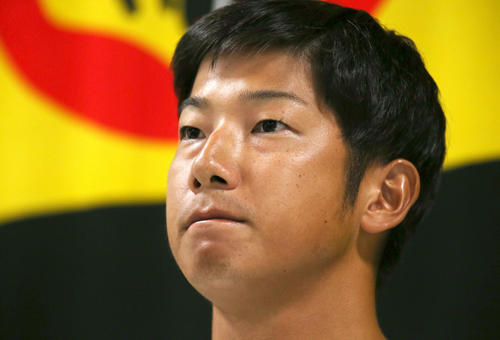 引退会見で思いを語った横田（19年9月22日撮影・上山淳一）